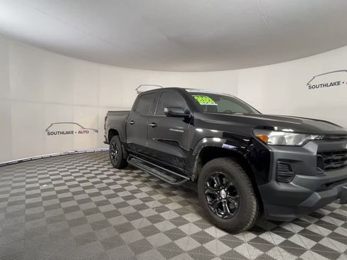 Used 2023 Chevrolet Colorado W/T image 2