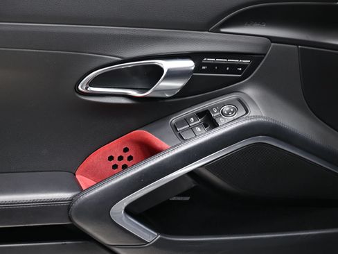 Used 2015 Porsche 911 Carrera image 11