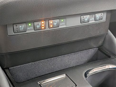 Used 2024 Lexus ES 300h w/ Premium Package image 26