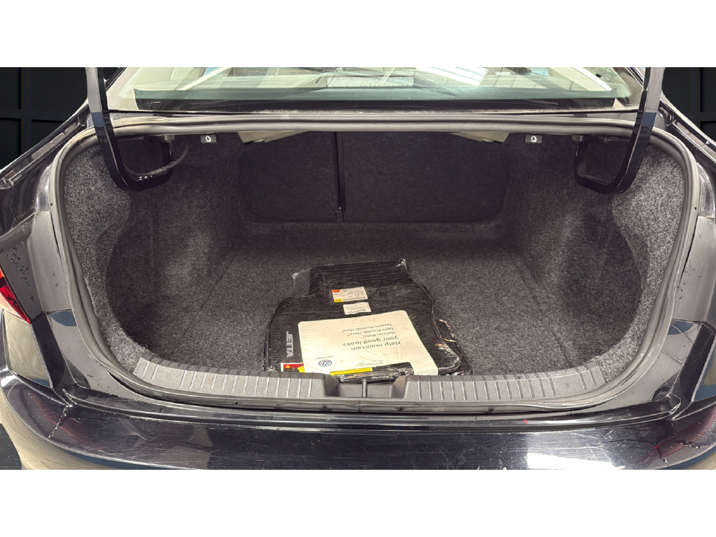 Used 2025 Volkswagen Jetta SE FWD image 26