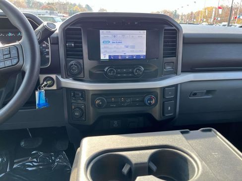 Used 2023 Ford F150 XLT w/ Trailer Tow Package image 12
