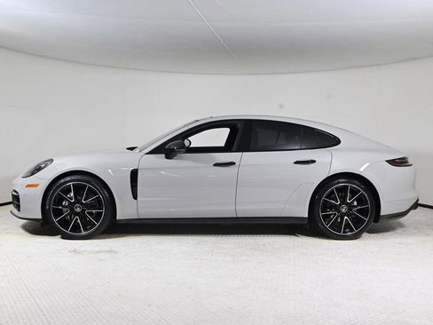 Certified 2022 Porsche Panamera Platinum Edition image 2