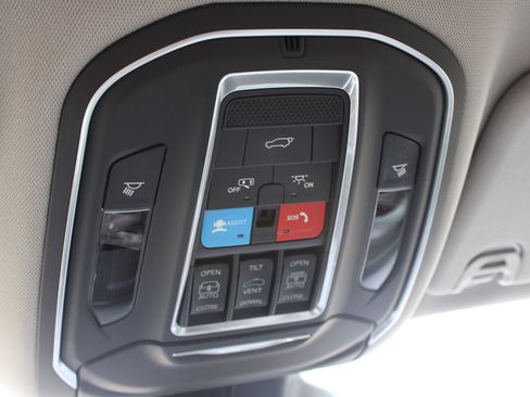 Used 2023 Jeep Wagoneer Series II w/ Convenience Group I image 29