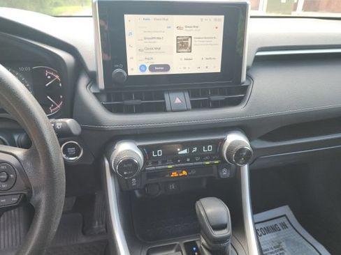 Used 2023 Toyota RAV4 XLE AWD/4WD image 22