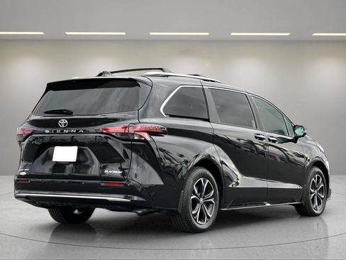 New 2026 Toyota Sienna Platinum AWD/4WD image 3