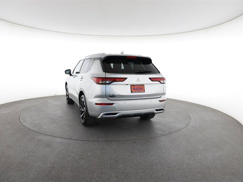 Used 2023 Mitsubishi Outlander SEL image 10