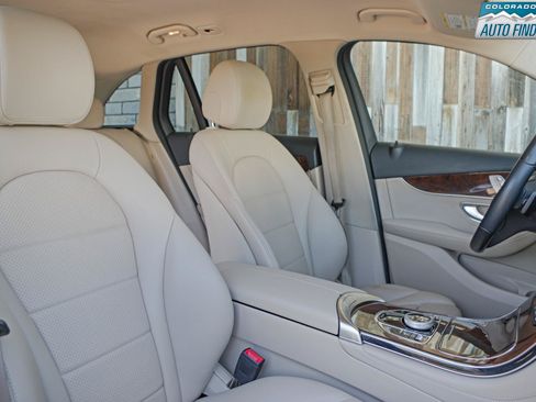 Used 2019 Mercedes-Benz GLC 300 4MATIC image 22
