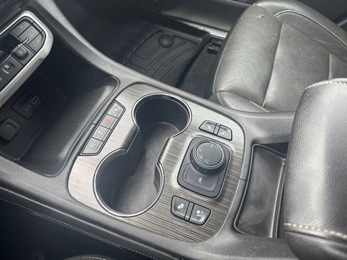 Used 2020 GMC Acadia SLT w/ Driver Alert Package II FWD image 13