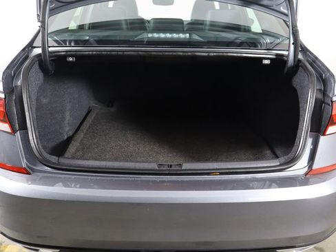 Used 2022 Volkswagen Passat 2.0T R-Line image 18