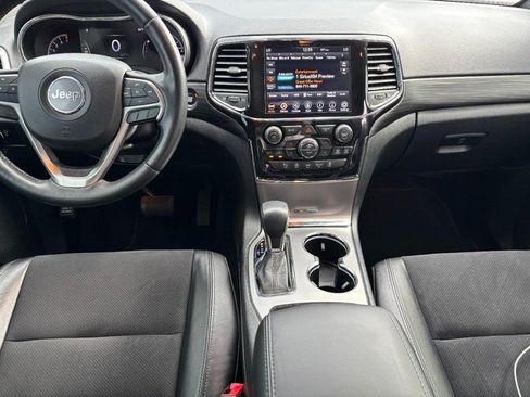 Used 2021 Jeep Grand Cherokee Laredo X AWD/4WD image 13