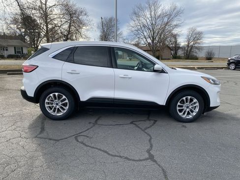 Used 2021 Ford Escape SE image 7