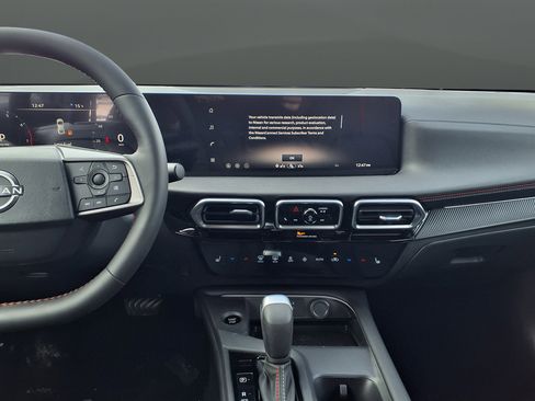 New 2026 Nissan Sentra SR w/ SR Premium Package FWD image 18