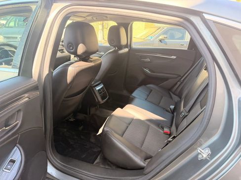 Used 2016 Chevrolet Impala LT w/ Convenience Package FWD image 27