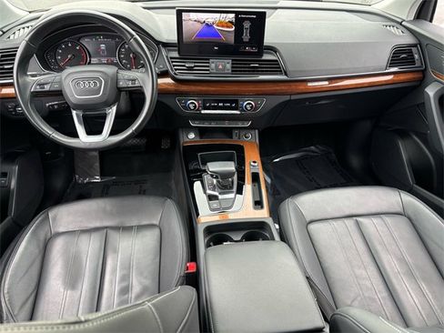 Used 2023 Audi Q5 2.0T Premium w/ Convenience Package image 9
