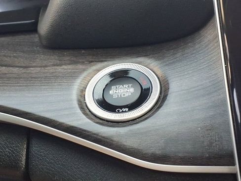 Used 2023 Jeep Grand Cherokee Limited AWD/4WD image 16