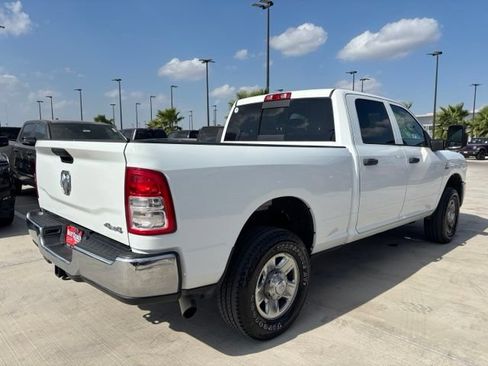Used 2024 RAM 3500 Tradesman w/ Chrome Appearance Group AWD/4WD image 6