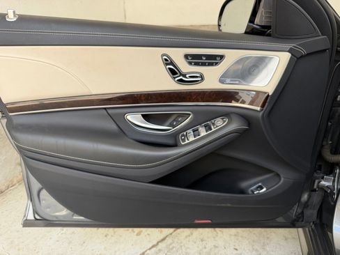 Used 2019 Mercedes-Benz S 560 Sedan image 22