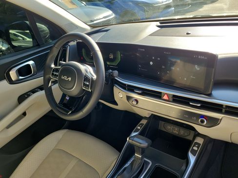 Certified 2025 Kia Sorento S w/ Panoramic Sunroof Package FWD image 8