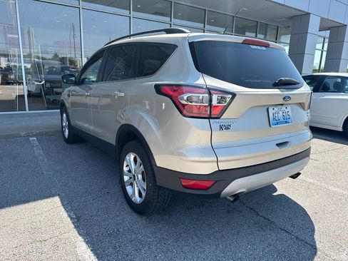 Used 2017 Ford Escape SE w/ Equipment Group 201A AWD/4WD image 4