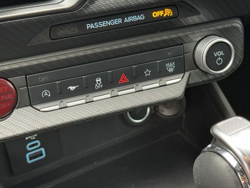 Used 2025 Ford Mustang Coupe RWD image 7