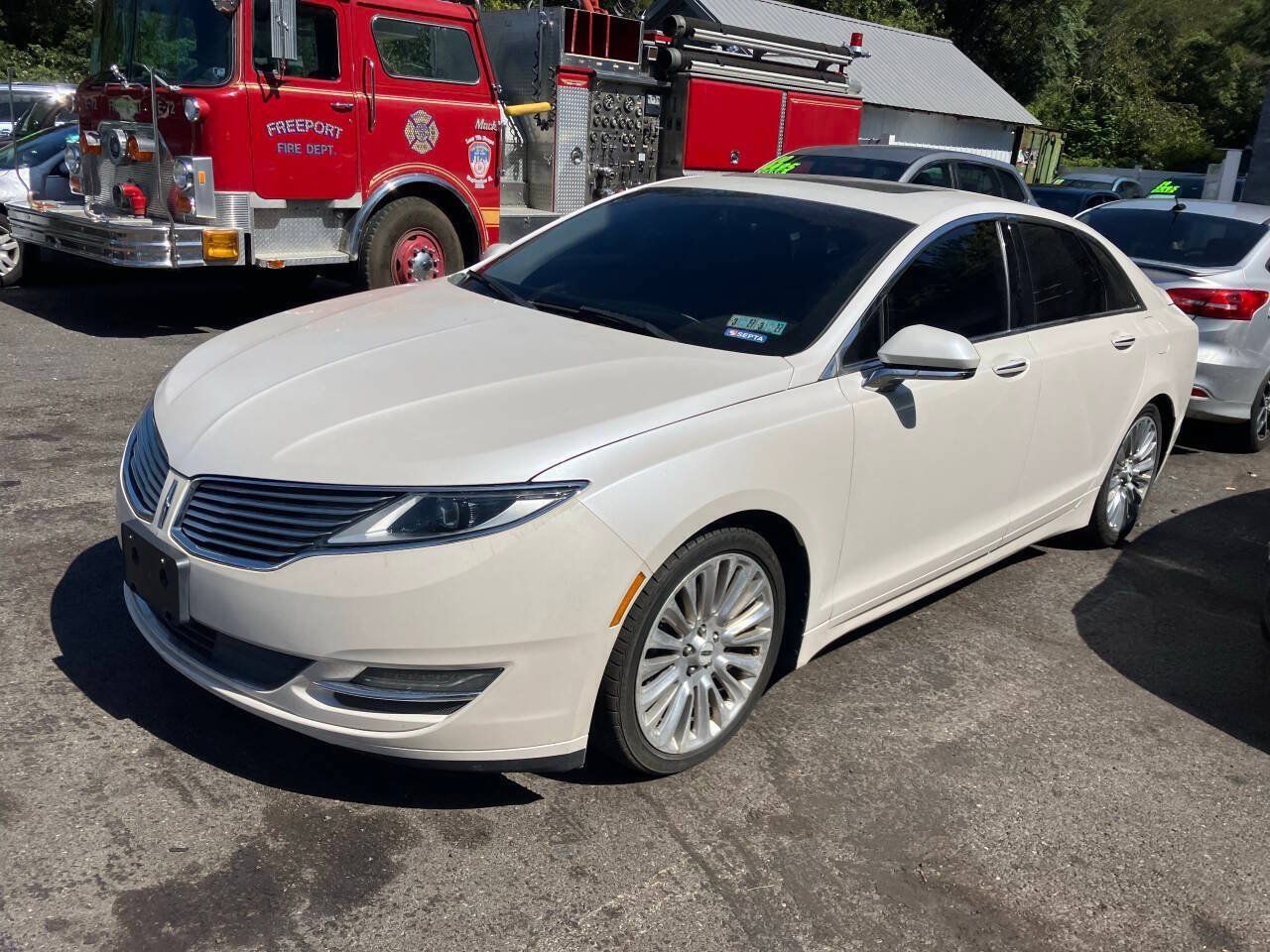 Used 2015 Lincoln MKZ AWD w/ Equipment Group 102A Reserve image 2