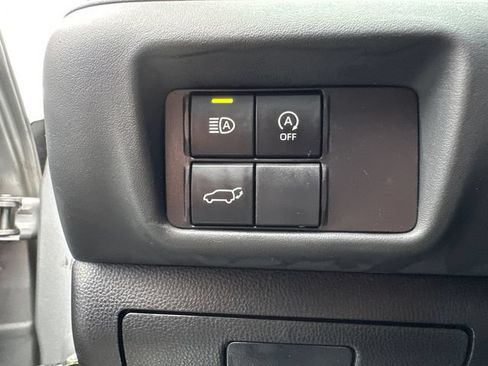 Used 2023 Toyota Highlander XLE AWD/4WD image 31