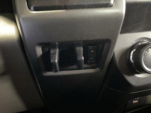 Used 2019 Ford F250 XLT w/ Camper Package image 22