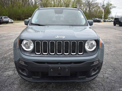 Used 2017 Jeep Renegade Latitude w/ Popular Equipment Group AWD/4WD image 11
