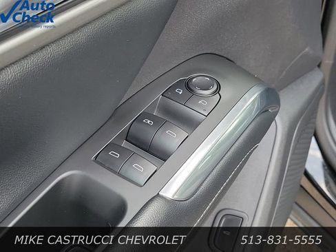 Used 2025 Chevrolet Traverse LT image 22