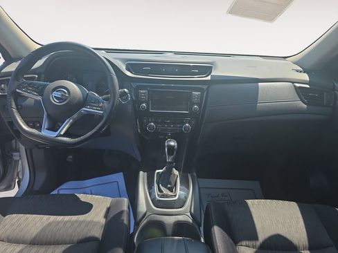 Used 2018 Nissan Rogue SV w/ Sun & Sound Touring Package AWD/4WD image 11