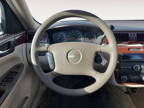 Used 2008 Chevrolet Impala LT FWD image 12