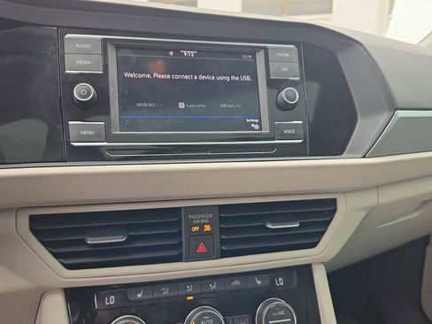 Used 2023 Volkswagen Jetta SE w/ Panoramic Sunroof Package image 26