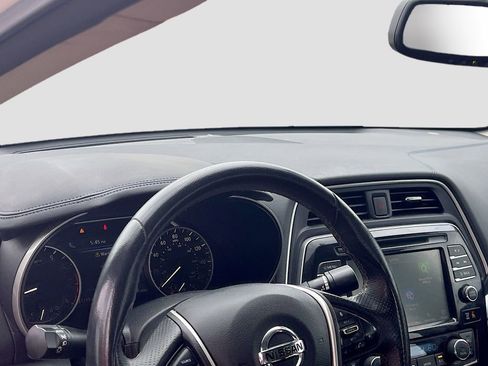 Used 2019 Nissan Maxima 3.5 SL w/ Floor Mat Group FWD image 9