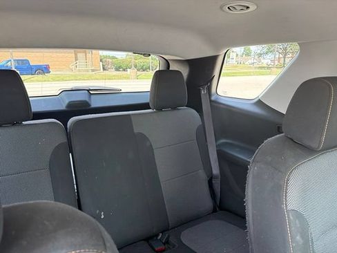 Used 2019 Chevrolet Traverse LT FWD image 11