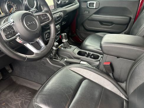 Used 2022 Jeep Wrangler Unlimited Sahara image 11