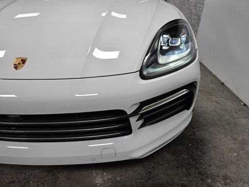 Used 2022 Porsche Cayenne Platinum Edition image 6