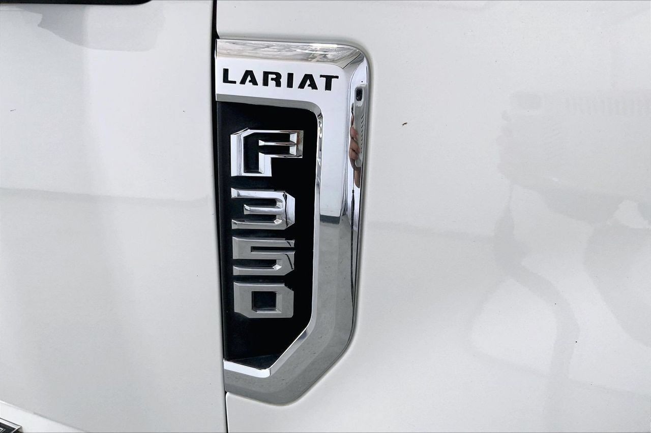 Used 2022 Ford F350 Lariat w/ Lariat Value Package AWD/4WD image 9