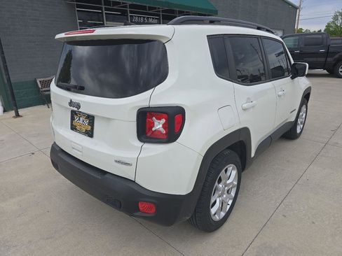 Used 2018 Jeep Renegade Latitude w/ Popular Equipment Group FWD image 6