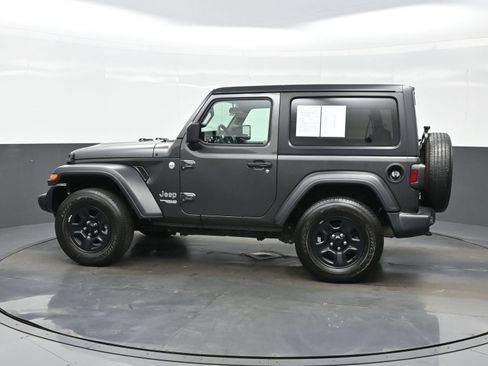 Used 2019 Jeep Wrangler Sport AWD/4WD image 4