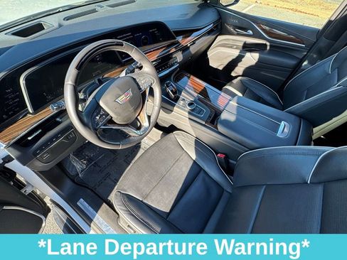 Used 2022 Cadillac Escalade ESV Premium Luxury image 15