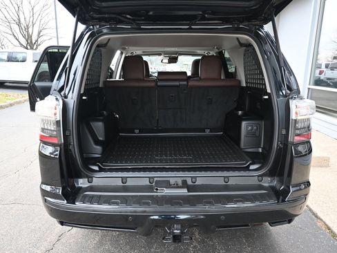 Used 2022 Toyota 4Runner Limited image 9