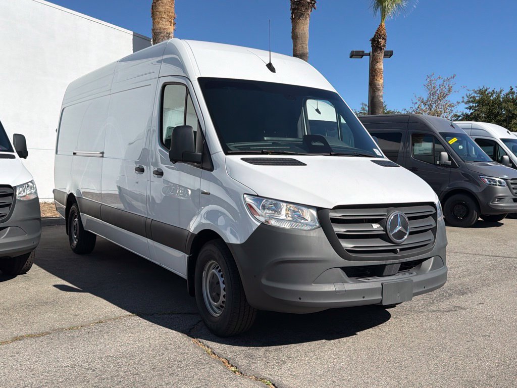 New 2025 Mercedes-Benz eSprinter 170 Cargo image 4