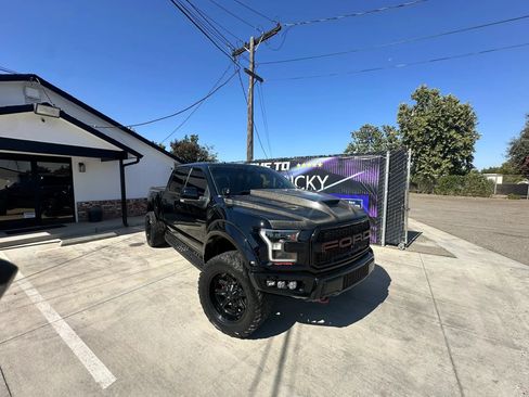 Used 2018 Ford F150 Raptor w/ Equipment Group 802A Luxury AWD/4WD image 3