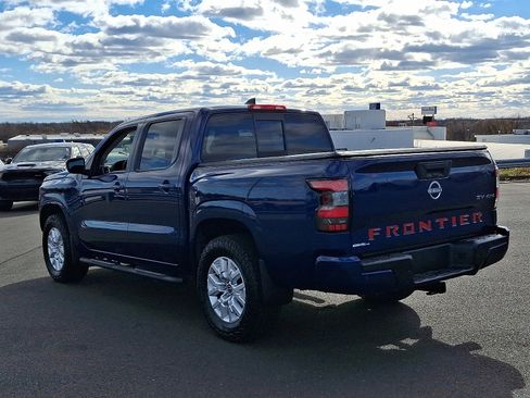 Used 2022 Nissan Frontier SV w/ Technology Package image 4