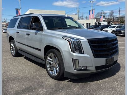 Used 2017 Cadillac Escalade ESV Luxury