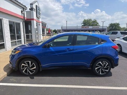 Used 2019 Honda HR-V Sport image 3
