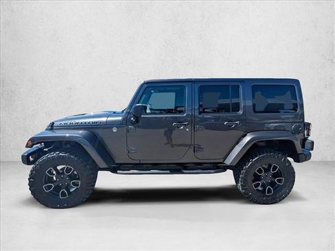 Used 2017 Jeep Wrangler Unlimited Sahara AWD/4WD image 9