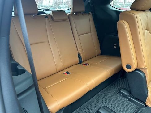 New 2026 Toyota Highlander Platinum image 16