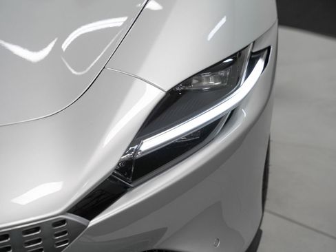 Used 2021 Ferrari Roma image 11