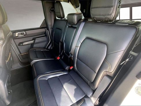 Used 2024 Ford Bronco Badlands image 26